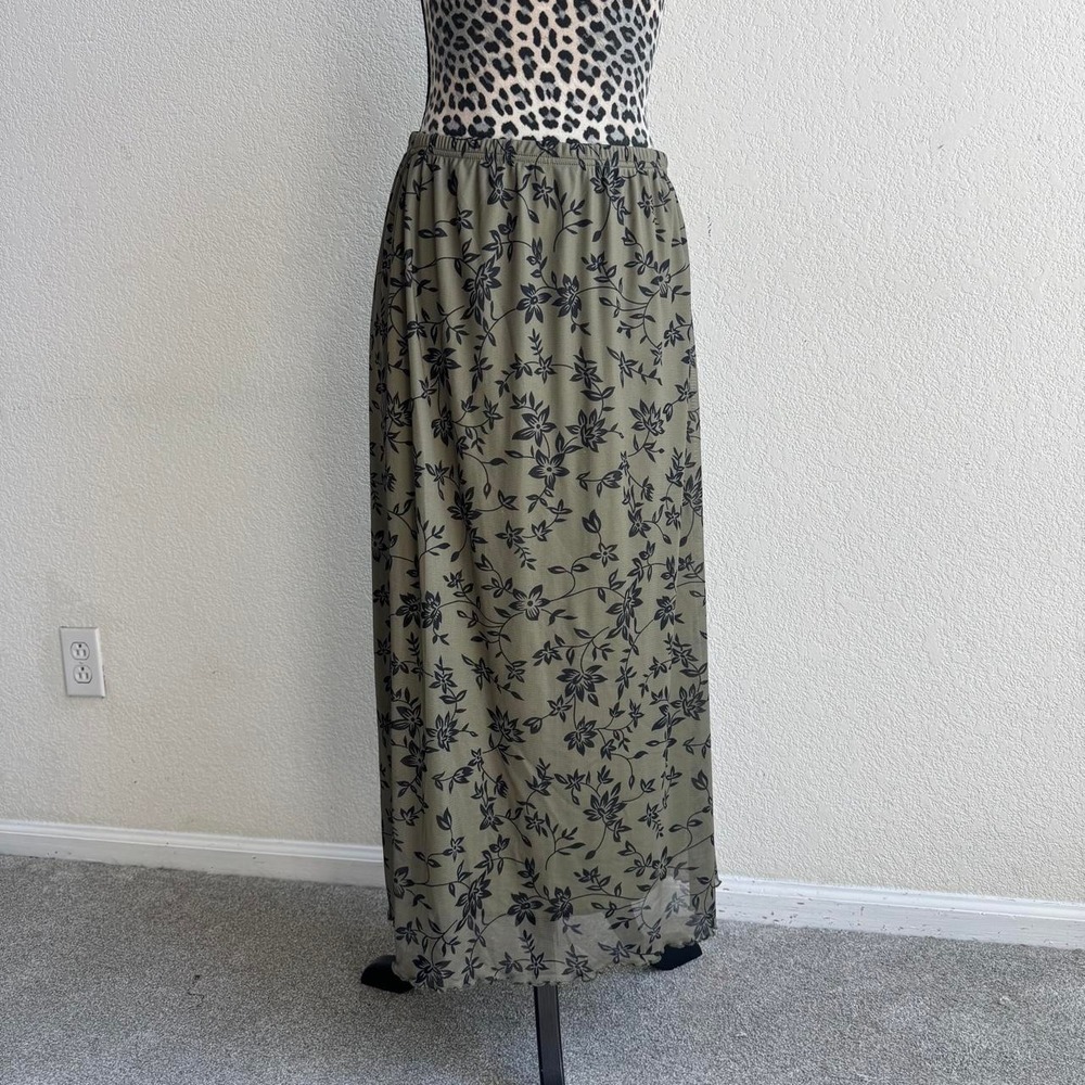 Avanova green floral maxi skirt. Size L